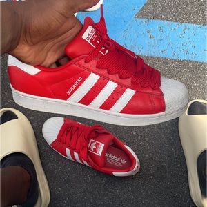 Addida superstars